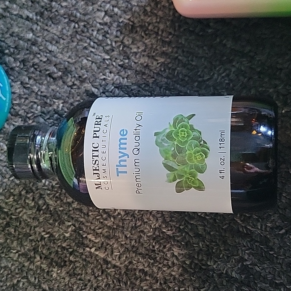 Majestic pure Thyme oil